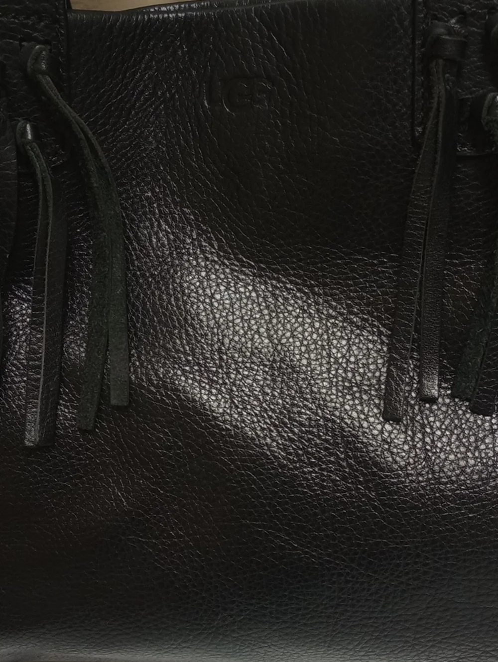 UGG LEA PEBBLED FINE GRADE LEATHER SHOULDER BAG WITH FRINGE AND LINEN LINING